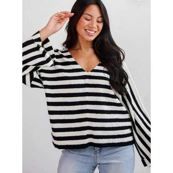 New Zara Black White Striped V-Neck Knit Relaxed Top Sweater - Picture 4 of 12